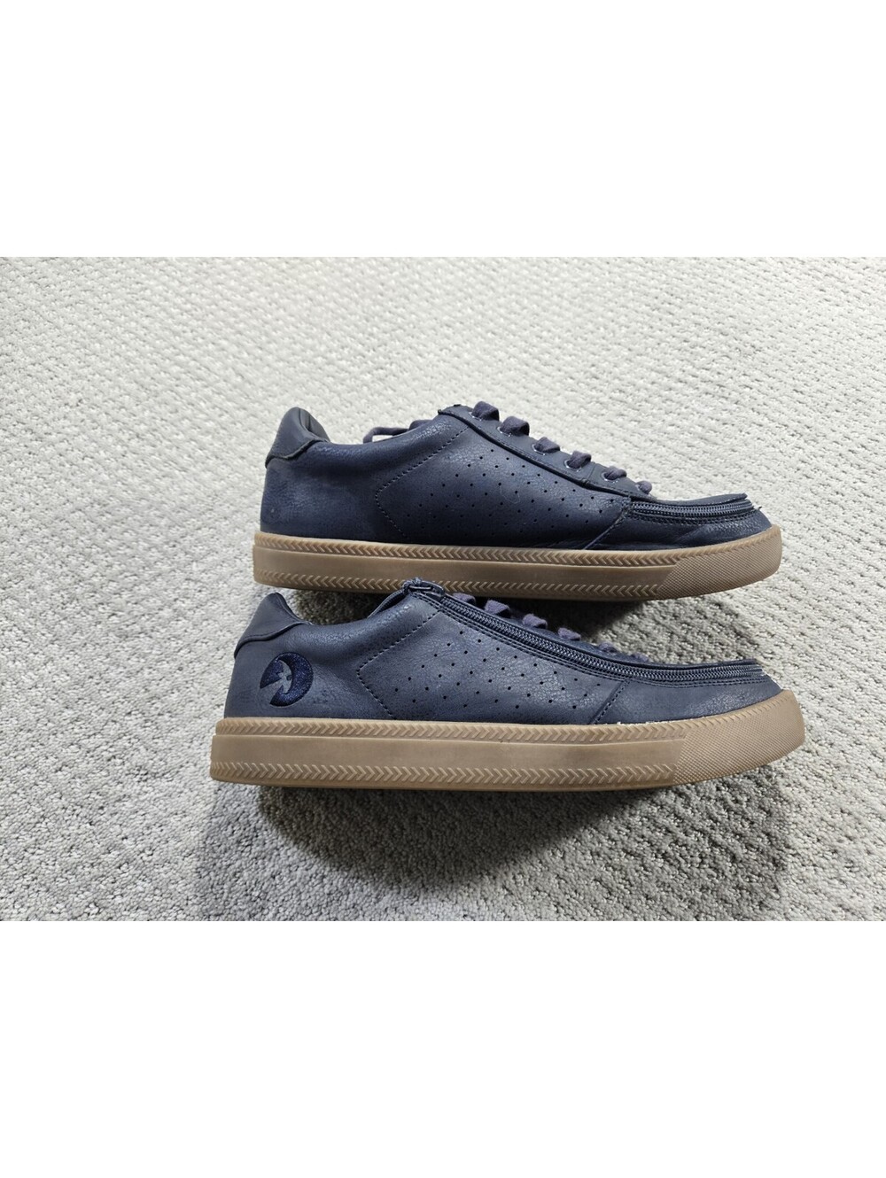 BILLY Footwear Mens 9.5 Classic Low Navy Blue Gum Sole Adaptive Zipper Sneakers